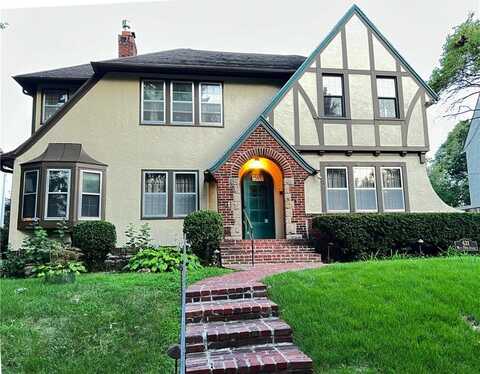 633 West 70th Street, Kansas City, MO 64113