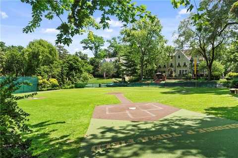W 52nd Street, Kansas City, MO 64112