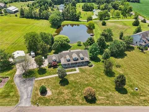 18941 Ward Parkway, Tonganoxie, KS 66086