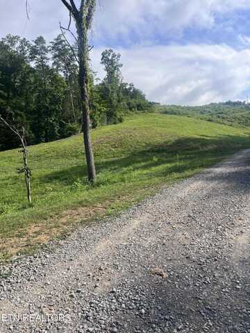 Tower Rd, Tazewell, TN 37879