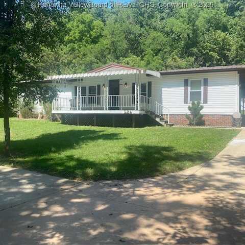 524 Cane Fork Lane, Saint Albans, WV 25177