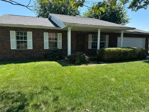 5 Royal Oak Court, Hurricane, WV 25526