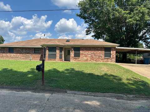 1004 Woodhaven Dr., Gladewater, TX 75647