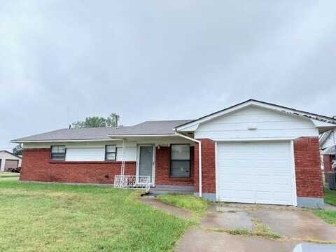 4902 NW Pollard Ave, Lawton, OK 73505