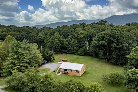 35 Elk Creek Ln, Natural Bridge Station, VA 24579