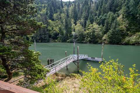 1422 S Fun River Drive, Lincoln City, OR 97367