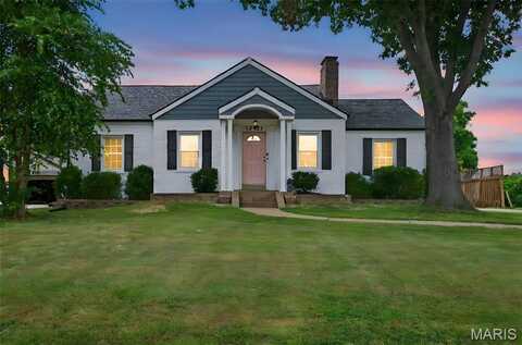 12421 Court Drive, Saint Louis, MO 63127