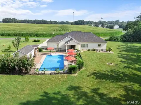 5616 Sand Rock Road, Smithton, IL 62285