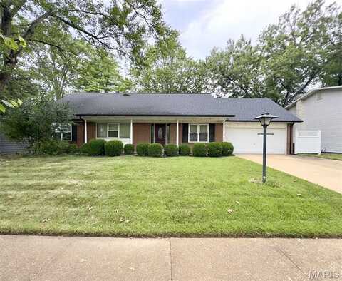 1015 Fernway Lane, Saint Louis, MO 63141