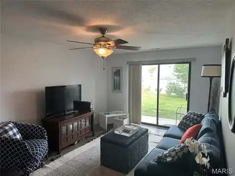 1620 Summergate Parkway, Saint Charles, MO 63303