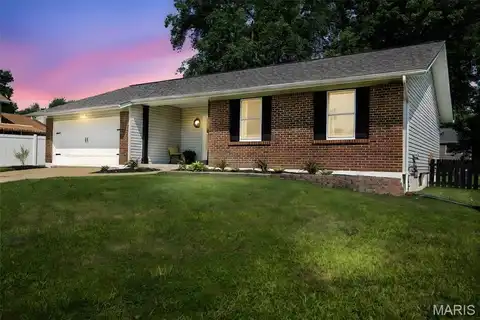 1635 Sundowner Drive, Saint Charles, MO 63303