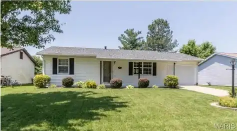 413 S Smith Street, Smithton, IL 62285