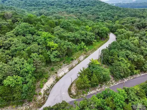 18081 Rock Tree Drive, Pacific, MO 63069