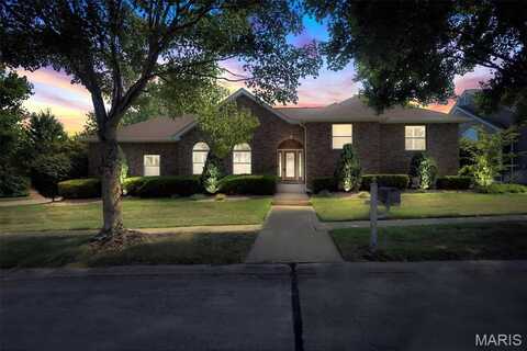 6165 Clifton Oaks Place, Oakville, MO 63129