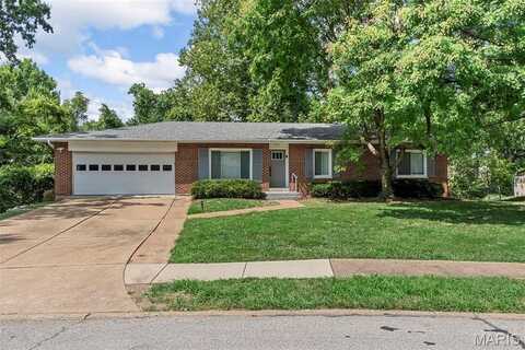 9701 Lindenhurst Drive, Saint Louis, MO 63126