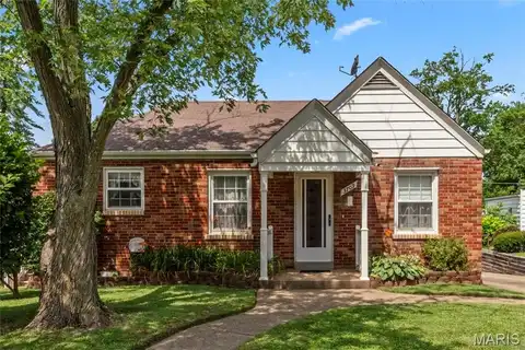 3709 Killarney Court, Saint John, MO 63114