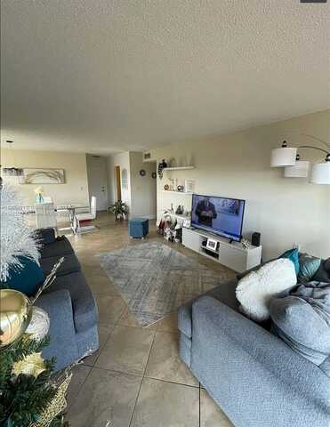13120 SW 92nd Ave, Miami, FL 33176