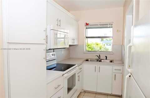270 Layne Blvd, Hallandale Beach, FL 33009
