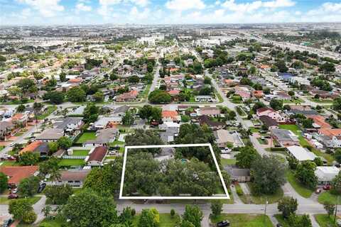 7895 Grand Canal Dr, Miami, FL 33144