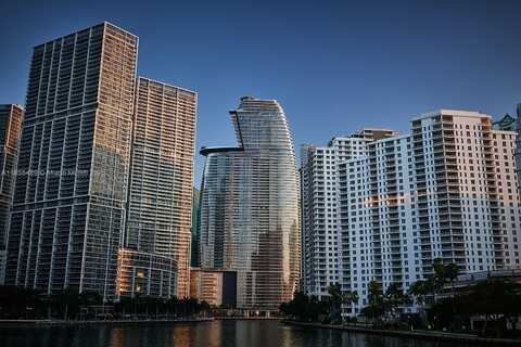 300 Biscayne Blvd Way, Miami, FL 33131