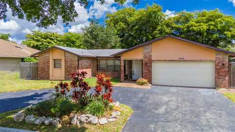 6955 NW 18th St, Margate, FL 33063