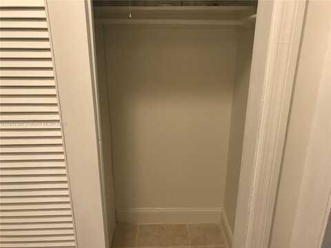 undefined, North Miami, FL 33161