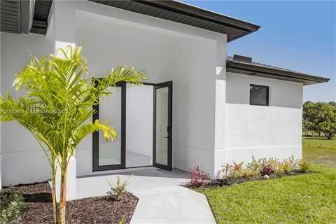 829 Gillian Ave, Lehigh Acres, FL 33974