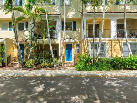 2891 S Greenleaf Cir, Boynton Beach, FL 33426