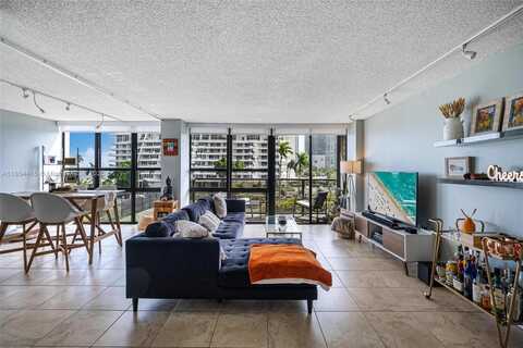 600 NE 36 St, Miami, FL 33137