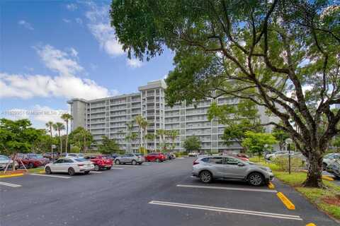 4015 W Palm Aire Dr, Pompano Beach, FL 33069