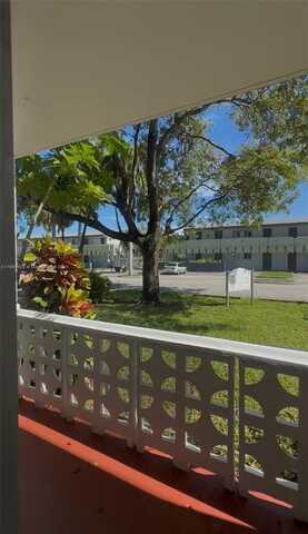 941 NE 170th St, Miami, FL 33162