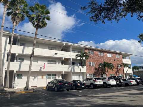 941 NE 170th St, Miami, FL 33162