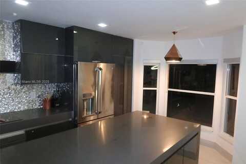3340 SW 50th St, Hollywood, FL 33312