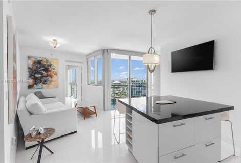 92 SW 3rd St, Miami, FL 33130