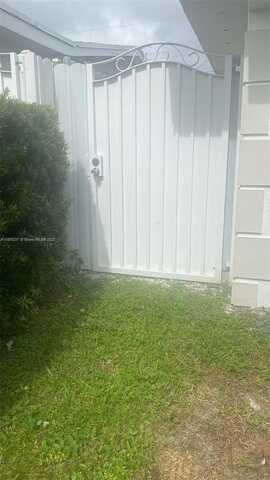 6725 Ixora Dr, Miramar, FL 33023