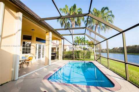 2983 Oakbrook Dr, Weston, FL 33332