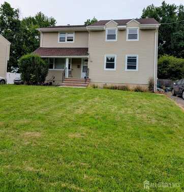 76 Glenville Road, Edison, NJ 08817