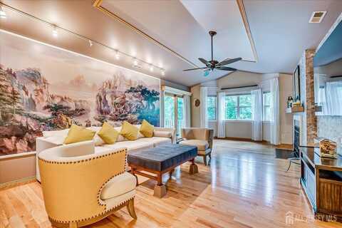 7 Chelsea Drive, Piscataway, NJ 08854