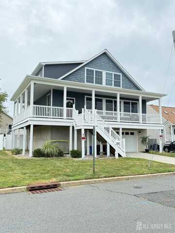 930 Center Street, Union Beach, NJ 07735