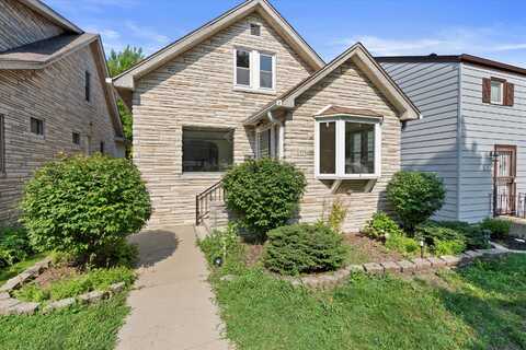 2357 S 77th St, West Allis, WI 53219