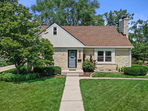 8338 Jackson Park Blvd, Wauwatosa, WI 53213