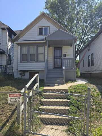 2630 N 24th St, Milwaukee, WI 53206