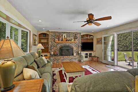 9120 400th Ave, Genoa City, WI 53128