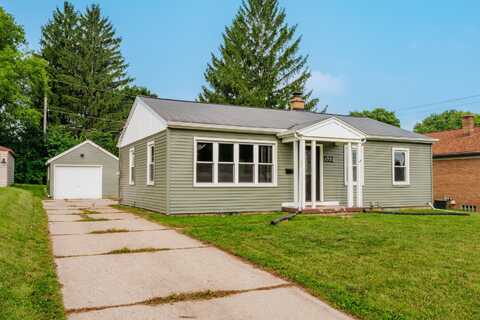 1522 N 10th St, West Bend, WI 53090