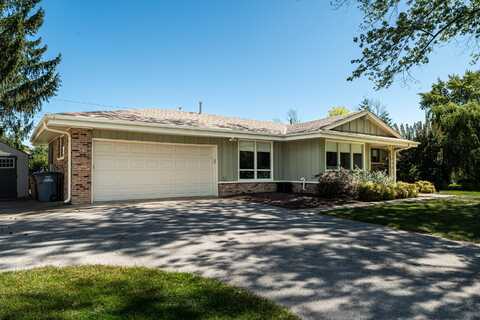 8994 N Santa Monica Blvd, Bayside, WI 53217