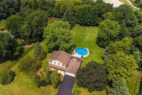 326 Cymric Ct, Wales, WI 53183