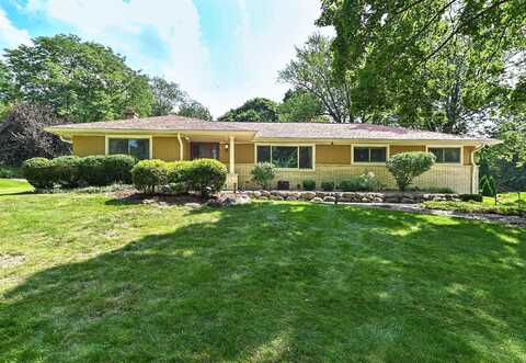 1500 Green Valley Blvd, Brookfield, WI 53045