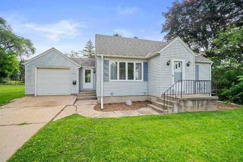 2123 Salisbury Rd, West Bend, WI 53090
