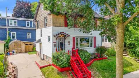 229 E Norwich St, Milwaukee, WI 53207