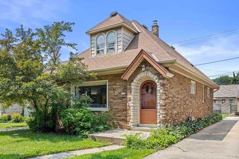 2337 S 81st St, West Allis, WI 53219